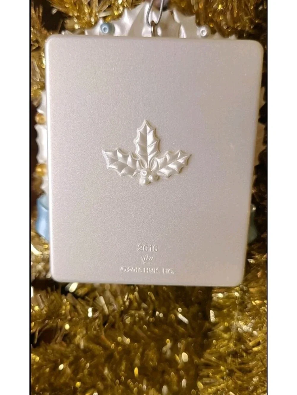2016 Hallmark A Year to Remember Photo Holder Christmas Ornament